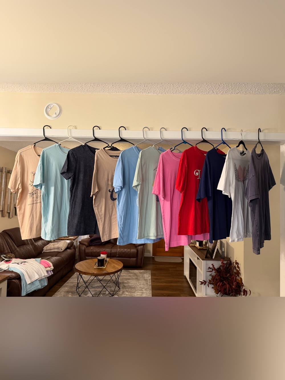 11 T-Shirts Size Large
